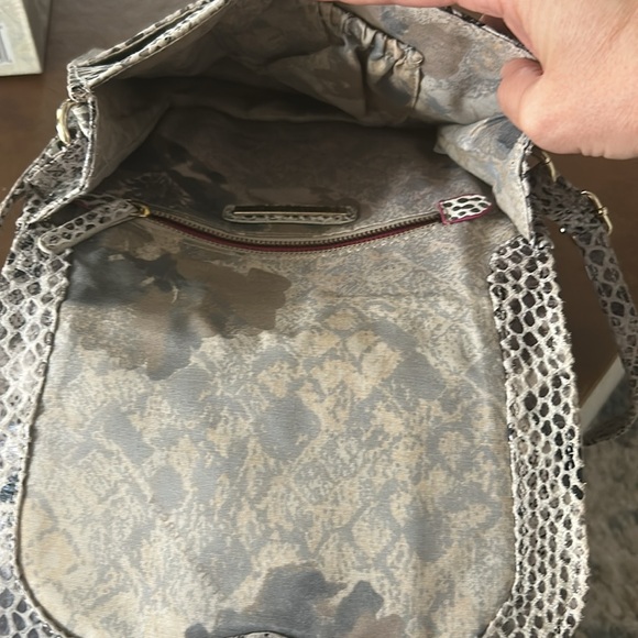 Elliott Lucca leather snake skin pattern crossbody bag - Picture 6 of 9